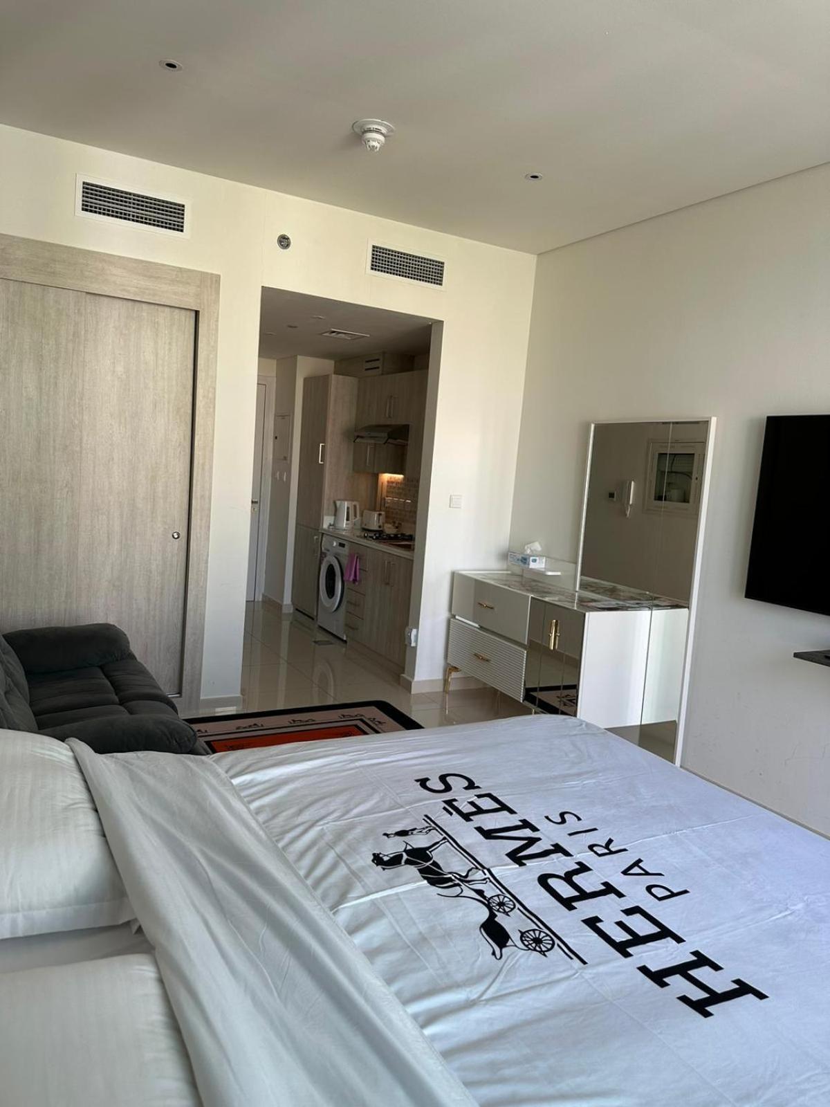 7 Palm Jumeirah Dubai Exterior photo
